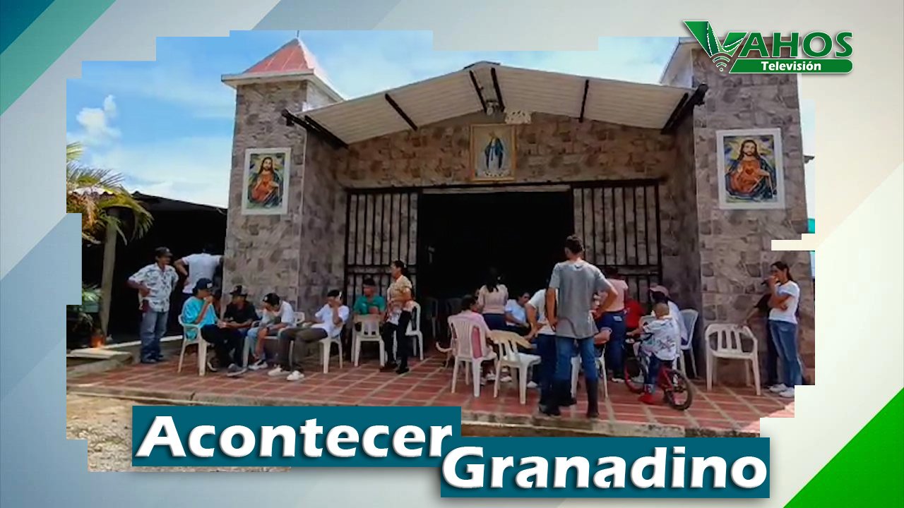 Niños jugando fútbol